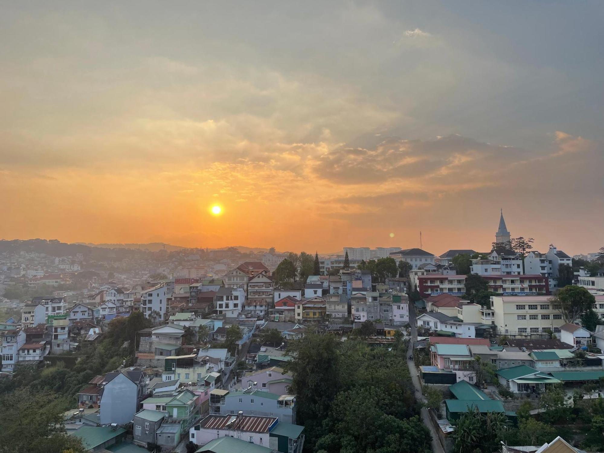 Hung Phong Hotel - Near Dalat Night Market Bagian luar foto